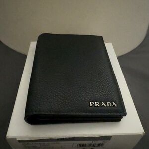 Prada Micro-grain Leather Bifold Card Case Holder Wallet, Nero-Mercurio 2MC101